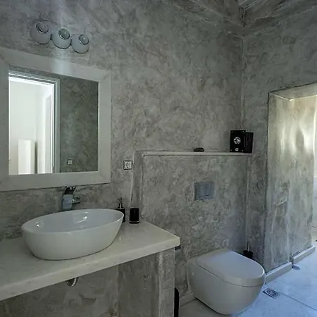 Sleeps 10 Pool Villa