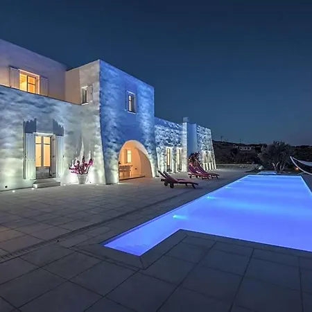 Sleeps 10 Pool Villa Kostos