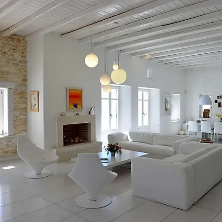 Sleeps 10 Pool Villa *